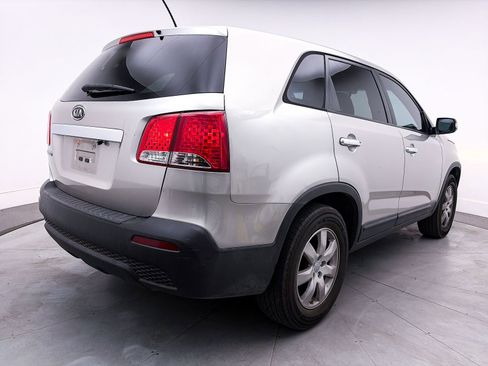 Used 2013 Kia Sorento LX image 10