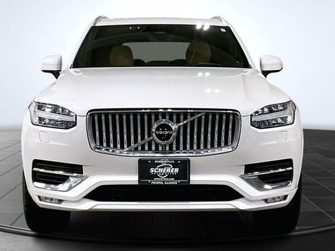 Certified 2023 Volvo XC90 B6 Ultimate w/ Lounge Package image 4