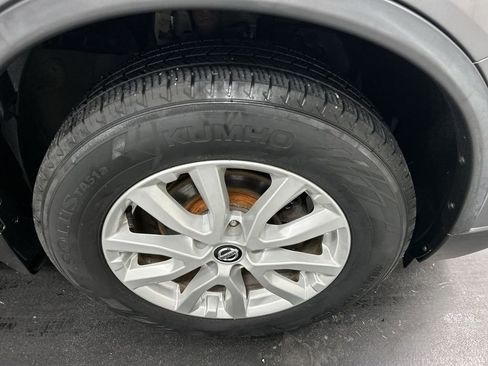 Used 2019 Nissan Rogue SV image 8