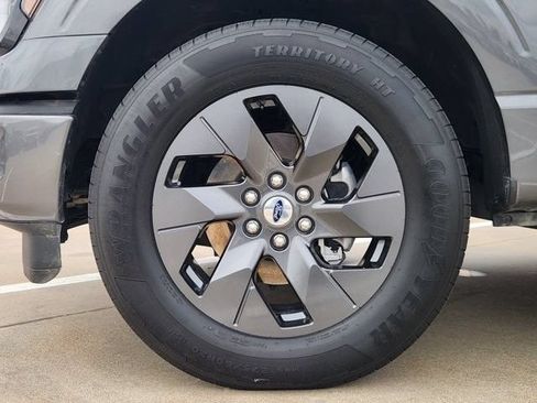 Used 2025 Ford F150 STX w/ Equipment Group 200A RWD image 10