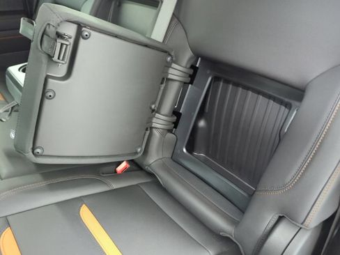 Used 2024 GMC Sierra 1500 AT4 w/ AT4 Preferred Package AWD/4WD image 30
