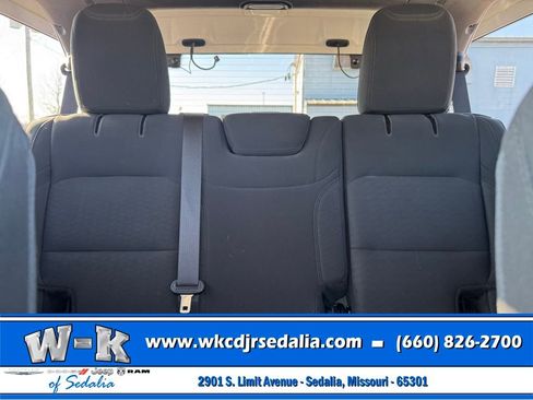 Used 2019 Jeep Wrangler Unlimited Sahara AWD/4WD image 28