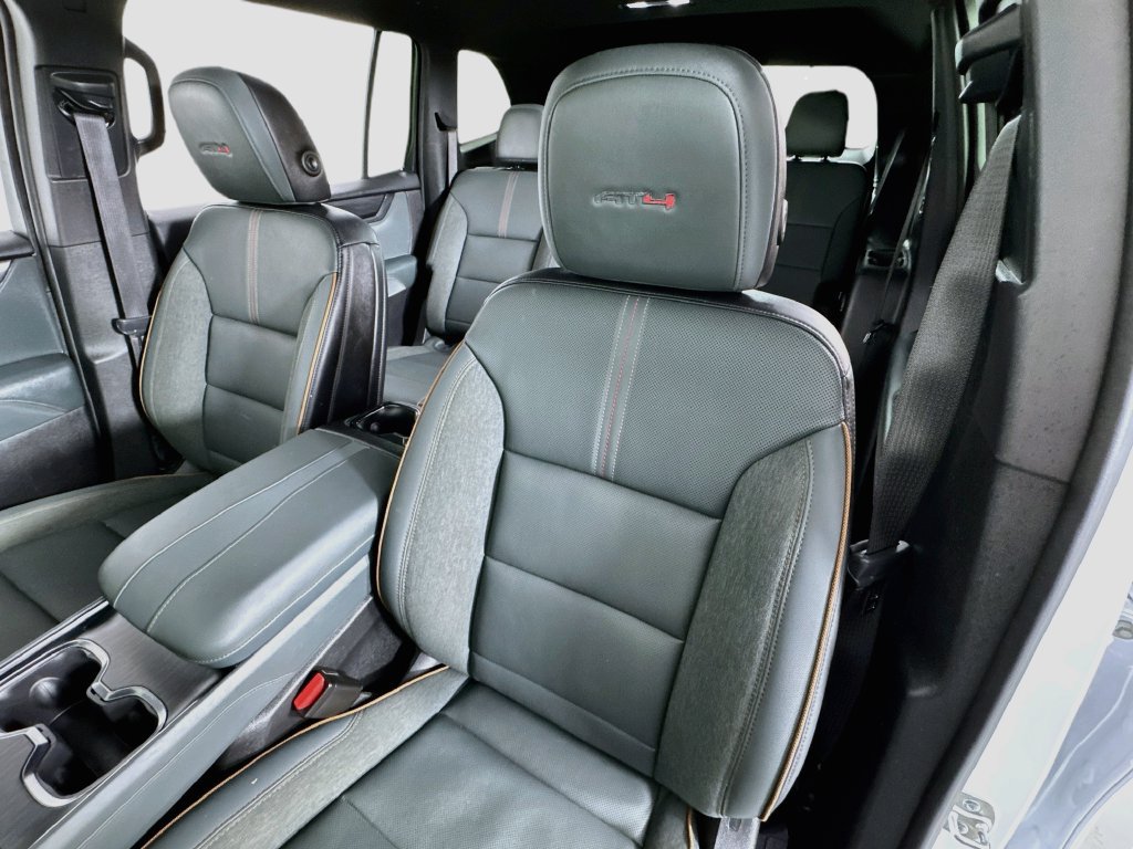Used 2025 GMC Acadia AT4 w/ Luxury Package AWD/4WD image 22