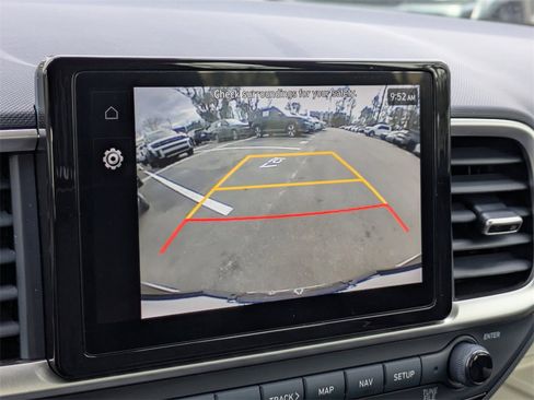 Used 2025 Hyundai Venue Limited image 21