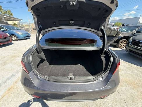Used 2017 Alfa Romeo Giulia Ti w/ TI 19" Sport Package AWD/4WD image 14