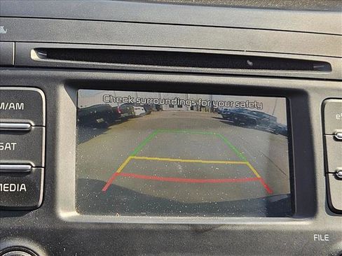 Used 2015 Kia Sorento LX image 16