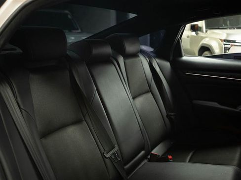 Used 2019 Honda Accord Sport image 16
