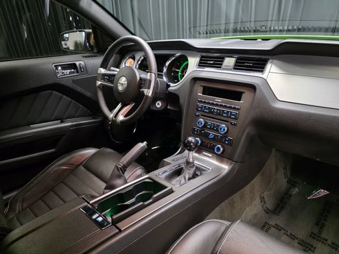 Used 2013 Ford Mustang GT Premium w/ Comfort Pkg RWD image 36