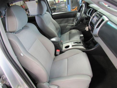 Used 2013 Toyota Tacoma 4x4 Double Cab w/ TRD Off-Road Pkg image 26