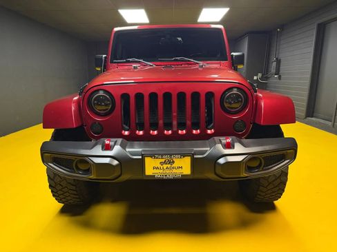 Used 2012 Jeep Wrangler Unlimited Sahara w/ Connectivity Group AWD/4WD image 2