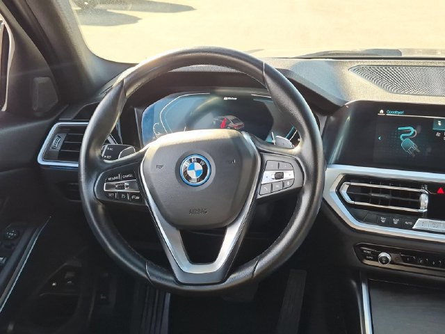 Used 2022 BMW 330e RWD image 11