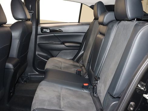 Used 2023 Mitsubishi Eclipse Cross SE image 14