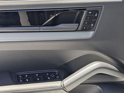 New 2025 Porsche Cayenne Coupe image 15