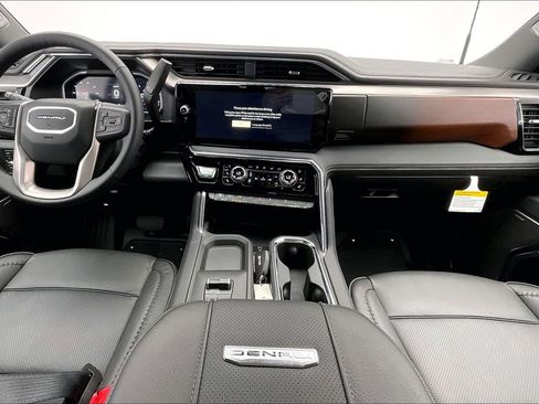 New 2026 GMC Sierra 2500 Denali w/ Denali Reserve Package image 5