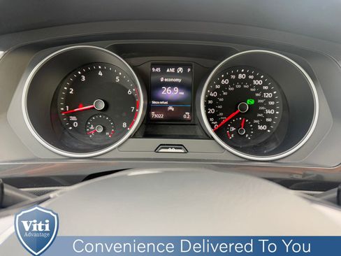 Used 2021 Volkswagen Tiguan SE w/ Panoramic Sunroof Package image 32