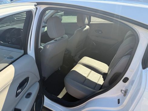 Used 2018 Honda HR-V EX-L image 6