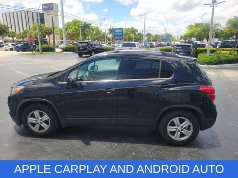 Used 2020 Chevrolet Trax LT FWD image 4