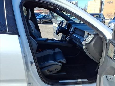 Used 2020 Volvo XC60 T5 R-Design w/ Protection Package Premier image 17