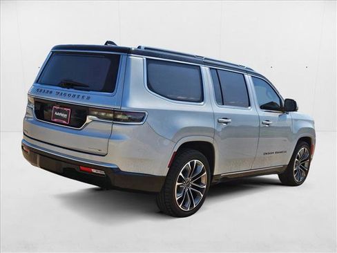 Used 2022 Jeep Grand Wagoneer Series III w/ Rear Seat Video Group 1 image 5