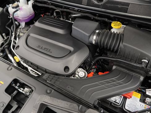 New 2027 Chrysler Pacifica Select FWD image 36