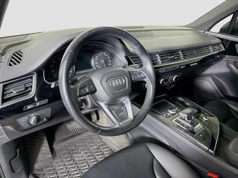 Used 2019 Audi Q7 3.0T Premium w/ Cold Weather Package image 9