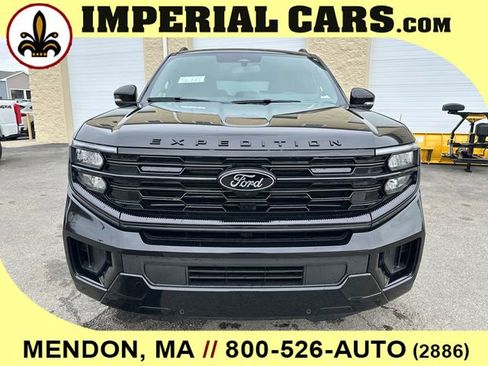 New 2026 Ford Expedition Max Platinum w/ Stealth Performance Package AWD/4WD image 3