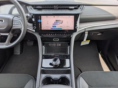 New 2026 Jeep Grand Cherokee Altitude RWD image 7