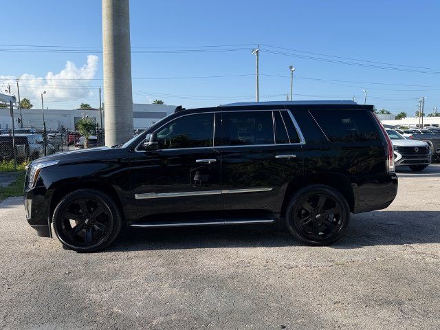 Used 2020 Cadillac Escalade Luxury AWD/4WD image 4