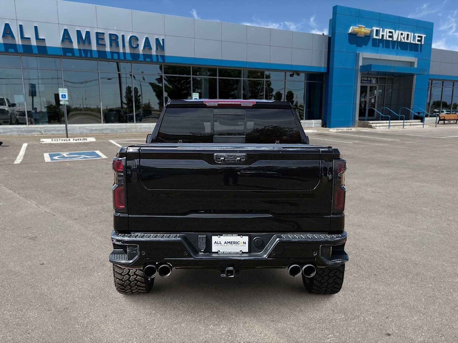 Used 2022 Chevrolet Silverado 1500 LT Trail Boss w/ LT Trail Boss Premium Package AWD/4WD image 7