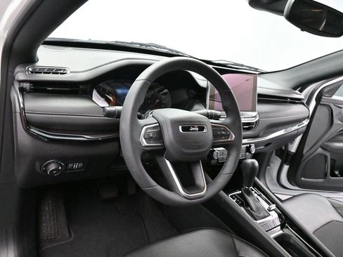 Used 2023 Jeep Compass Latitude AWD/4WD image 14