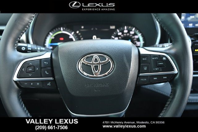 Used 2021 Toyota Highlander Platinum AWD/4WD image 10
