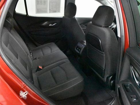 Used 2024 GMC Terrain SLE w/ Driver Convenience Package image 14