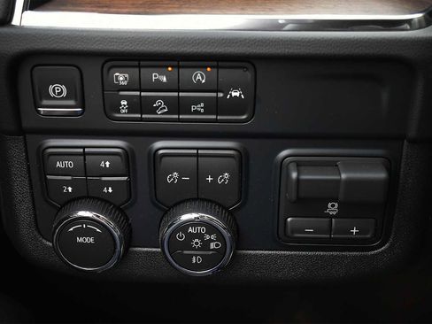 Used 2026 Chevrolet Tahoe High Country AWD/4WD image 27