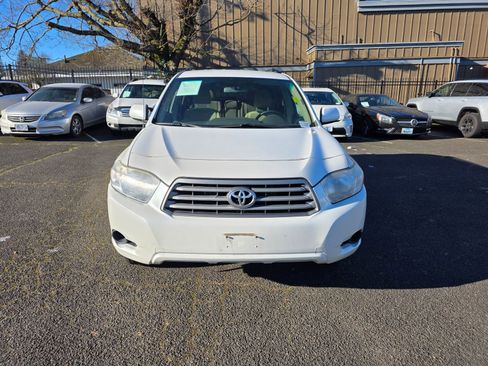 Used 2010 Toyota Highlander 2WD image 2