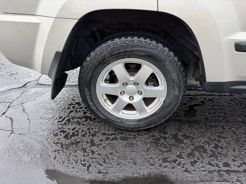 Used 2008 Jeep Grand Cherokee Laredo w/ Driver Convenience Group AWD/4WD image 10
