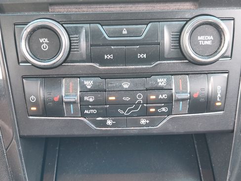 Used 2016 Ford Explorer XLT w/ Equipment Group 202A AWD/4WD image 19