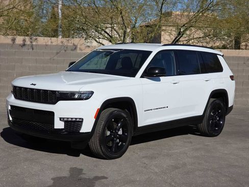 Certified 2024 Jeep Grand Cherokee L Limited w/ Black Appearance Package image 5