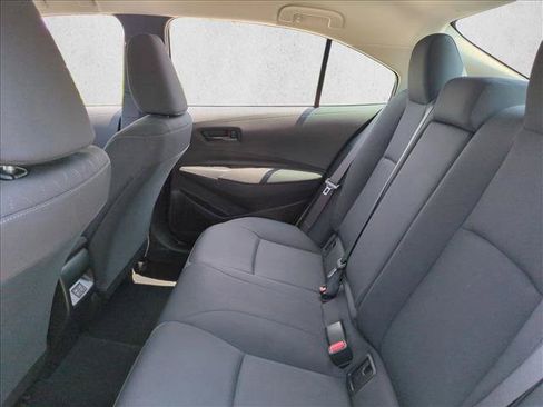 Used 2024 Toyota Corolla LE FWD image 17