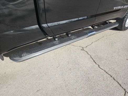 Used 2016 Nissan Titan SL image 13