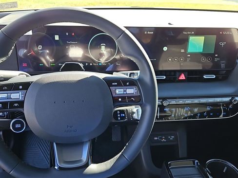 New 2025 Hyundai Ioniq 5 SE image 10