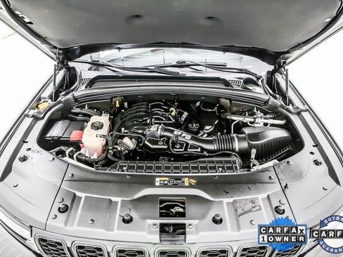 Used 2022 Jeep Grand Cherokee L Laredo image 40