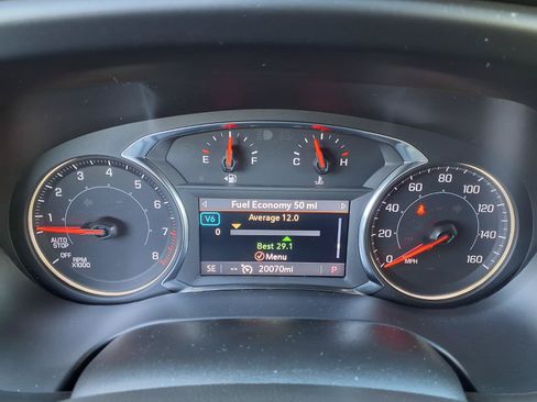 Used 2023 GMC Acadia SLT w/ LPO, Floor Liner Package FWD image 17
