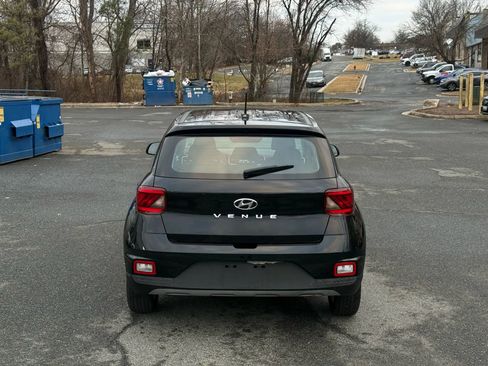 Used 2023 Hyundai Venue SE w/ Cargo Package image 11