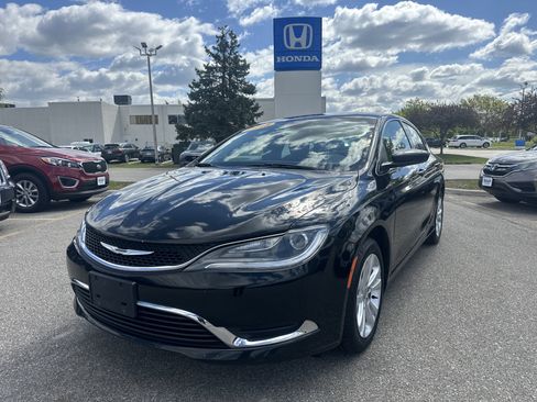 Used 2015 Chrysler 200 Limited w/ Convenience Group FWD image 1