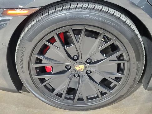 Used 2022 Porsche Taycan GTS image 50