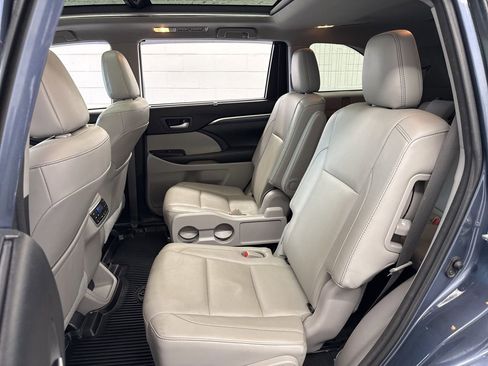 Used 2018 Toyota Highlander Limited Platinum image 41
