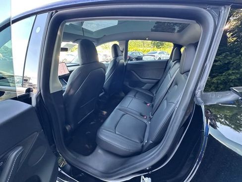 Used 2021 Tesla Model Y Long Range AWD/4WD image 18