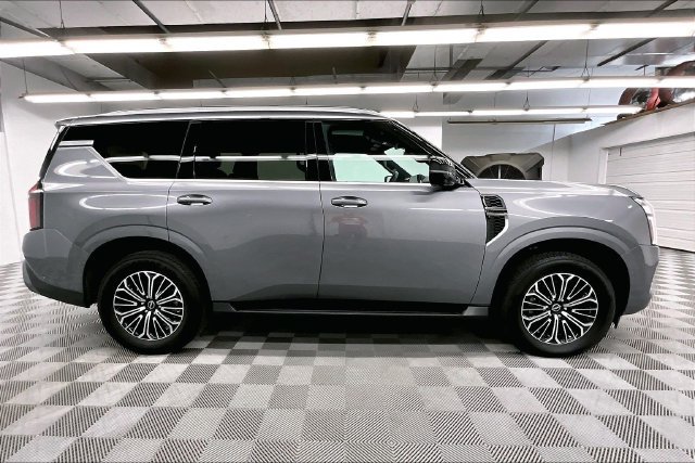 Used 2025 Nissan Armada Platinum AWD/4WD image 16