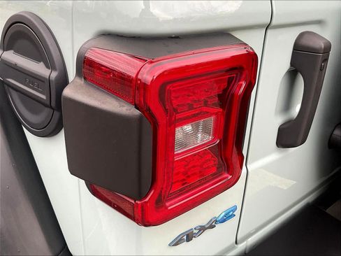 Used 2023 Jeep Wrangler Unlimited Rubicon 4xe image 34