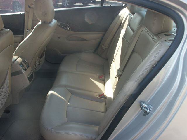 Used 2011 Buick LaCrosse CXL FWD image 7